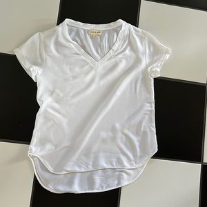 Women's Cloth and Stone short sleeve vneck tee